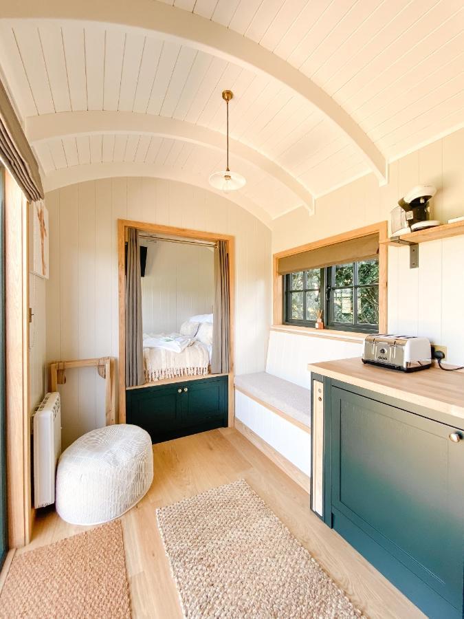 The Rabbit Warren Shepherd Hut Ketton Buitenkant foto